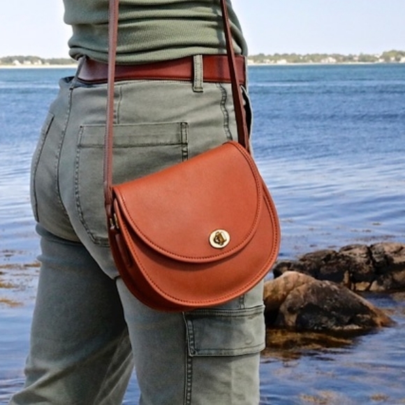 Coach Handbags - 🐎Like NEW, Vintage Coach Watson Bag, USA